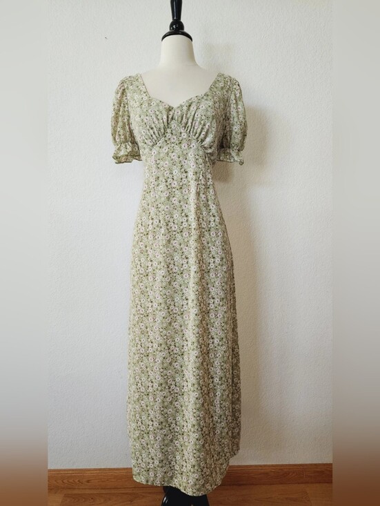 Dresses & Skirts - Light Sage Floral Maxi Dress with Puff Sleeves